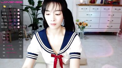 ST专卖店【AOAkoko】新来的人气女神，跳蛋假鸡吧~大潮喷，学生装，蜜桃臀黑森林撩骚 (4)